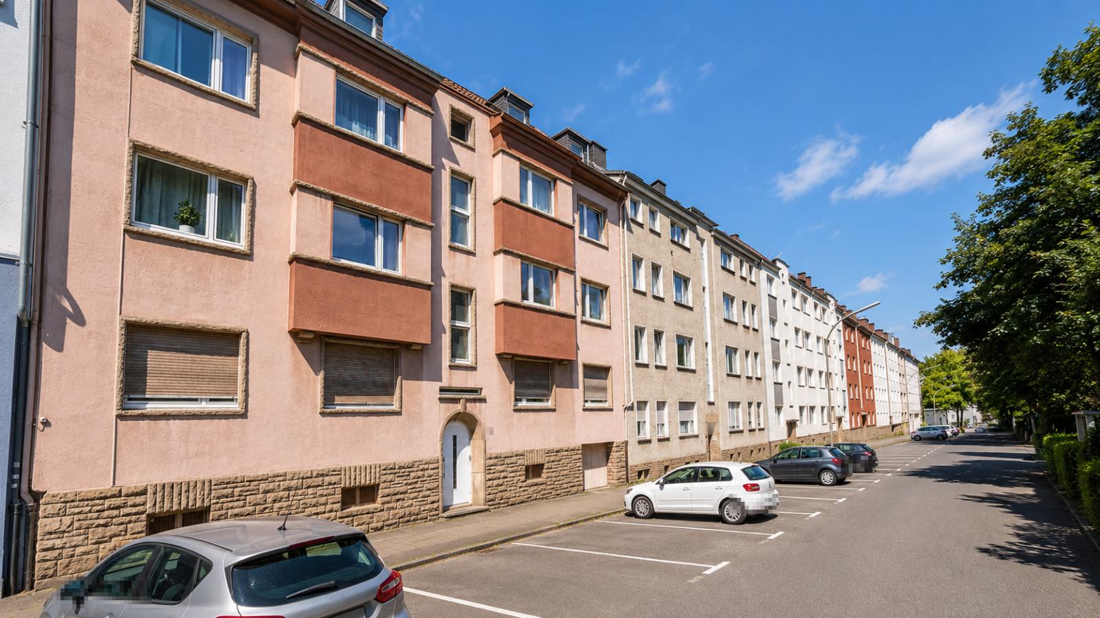 Dortmunder Wohnstraße mit Mehrfamilienhäusern der Nachkriegsjahre