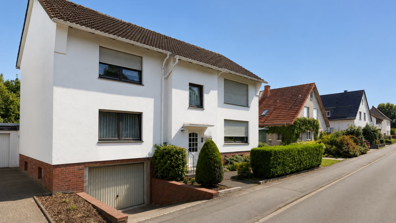 Freistehendes Einfamilienhaus in einer Wohnstraße in Erwitte