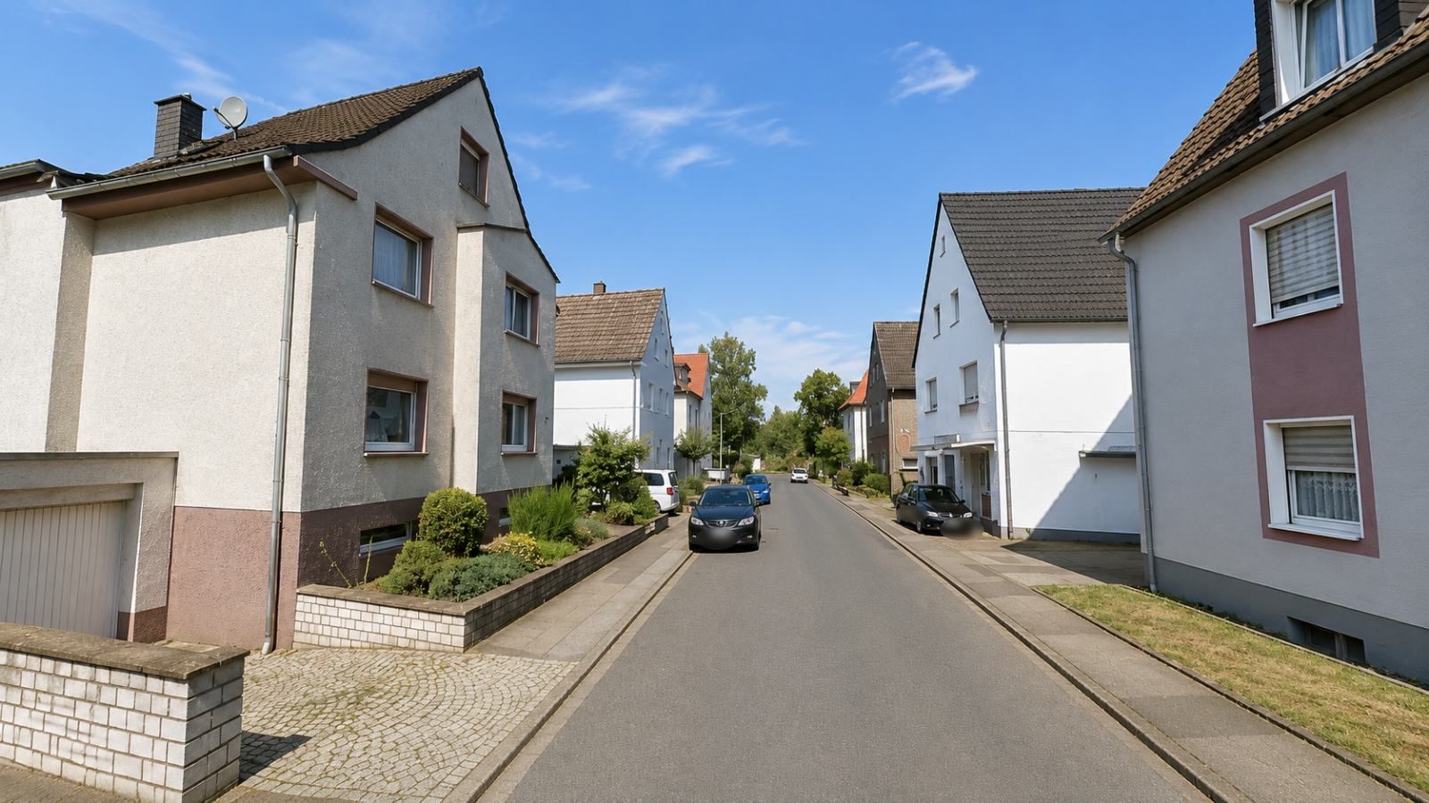 Wohnstraße in Unna mit Satteldachhäusern der Nachkriegszeit
